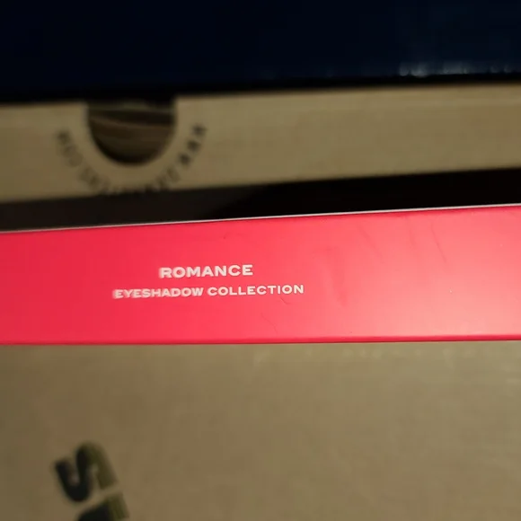 Mirabella Eyeshadow Palette - Picture 8 of 13